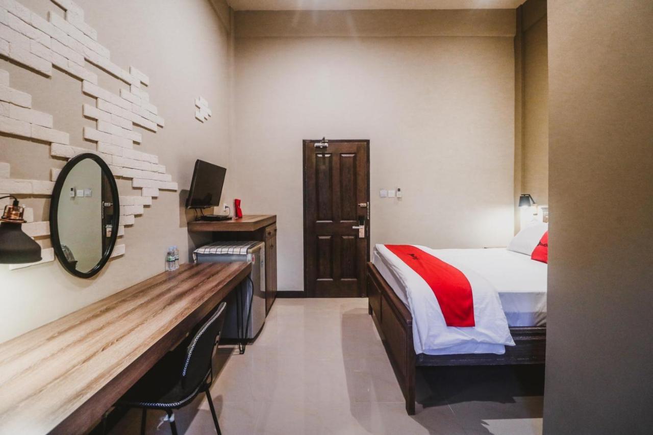 Reddoorz Plus Near Mall Slipi Jaya Jakarta Eksteriør billede