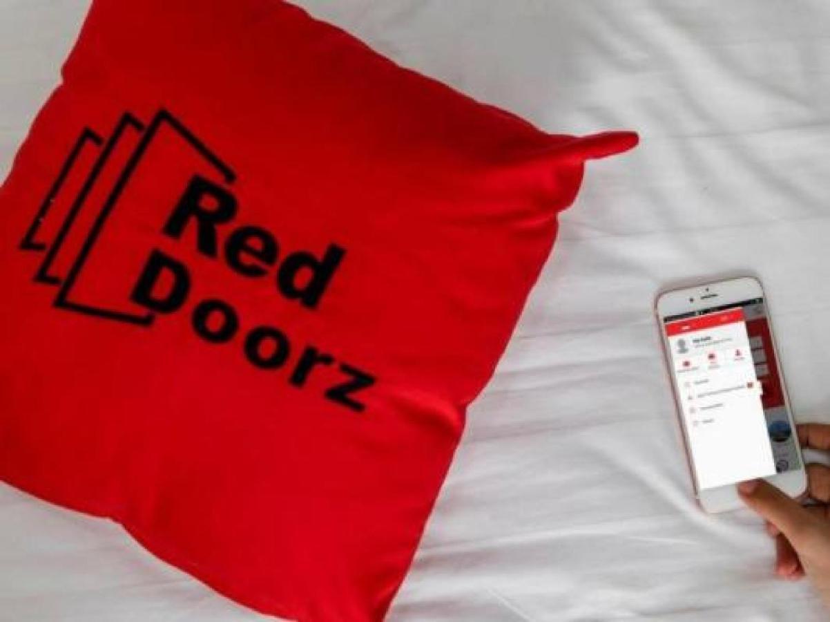 Reddoorz Plus Near Mall Slipi Jaya Jakarta Eksteriør billede
